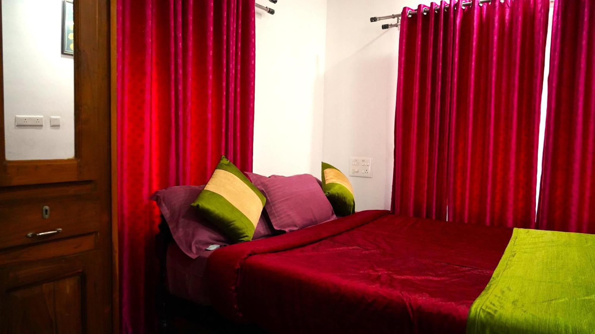Arabian Nights Munnar Villa Exterior photo